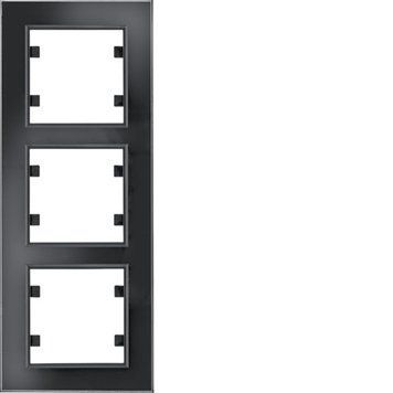 Вертикальная рамка 3Х Hager Lumina2 с черным стеклом, стильный дизайн и легкость установки WL9131 фото