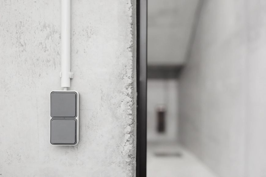 Рамка 1х для в/у серая IP55, матовая, 83х83 мм, Hager WNA401 фото